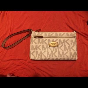 SOLD**** Michael Kors Wristlet